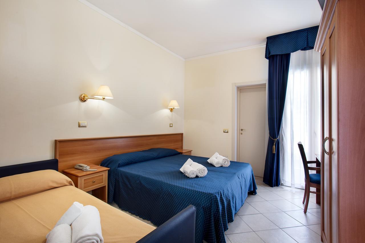Hotel De La Ville Cesenatico Eksteriør billede